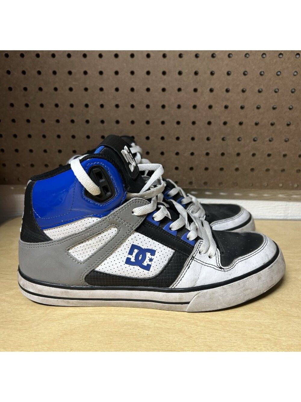 Osiris Spartan High Top Sneakers Blue Gray Size 11 Mens Shoes
